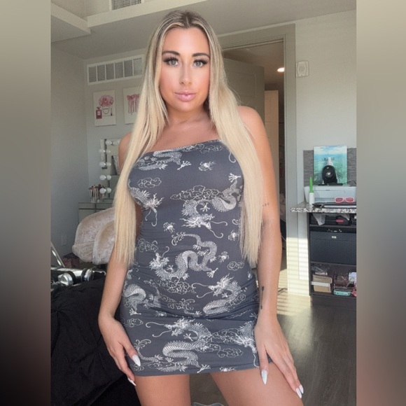 Dragon dress - Picture 1 of 2